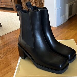 Michael Kors Women’s Black Leather Houston block Heel Bootie size 9